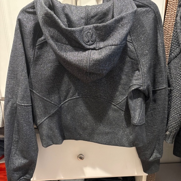 Women’s lululemon cropped scuba hoodie - Picture 7 of 8